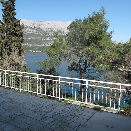 Apartments Zuvela Korcula Town Room photo