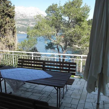 Apartments Zuvela Korcula Town Room photo